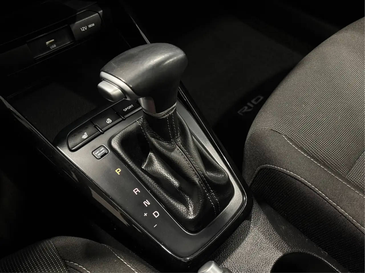 Kia Rio снимка Kia Rio