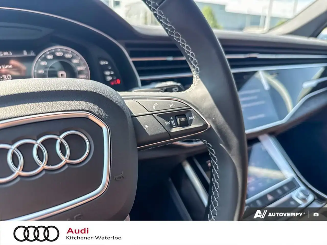 Audi Q7 снимка Audi Q7