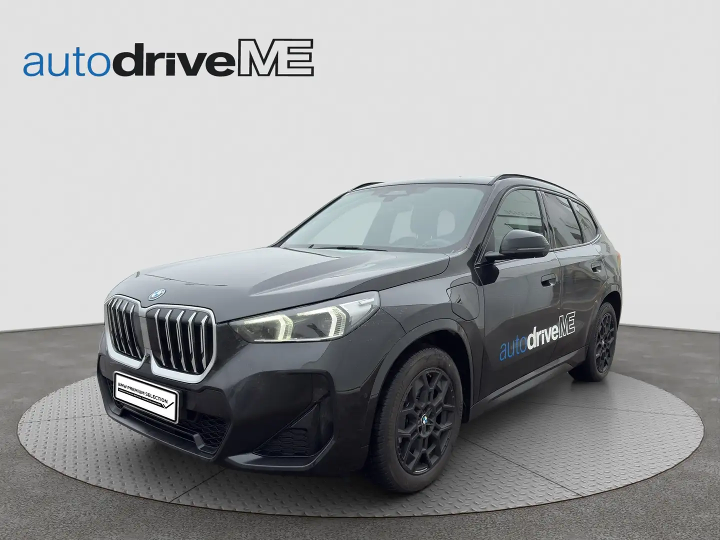 BMW X1 30e xDrive M-Sport Schwarz - 1
