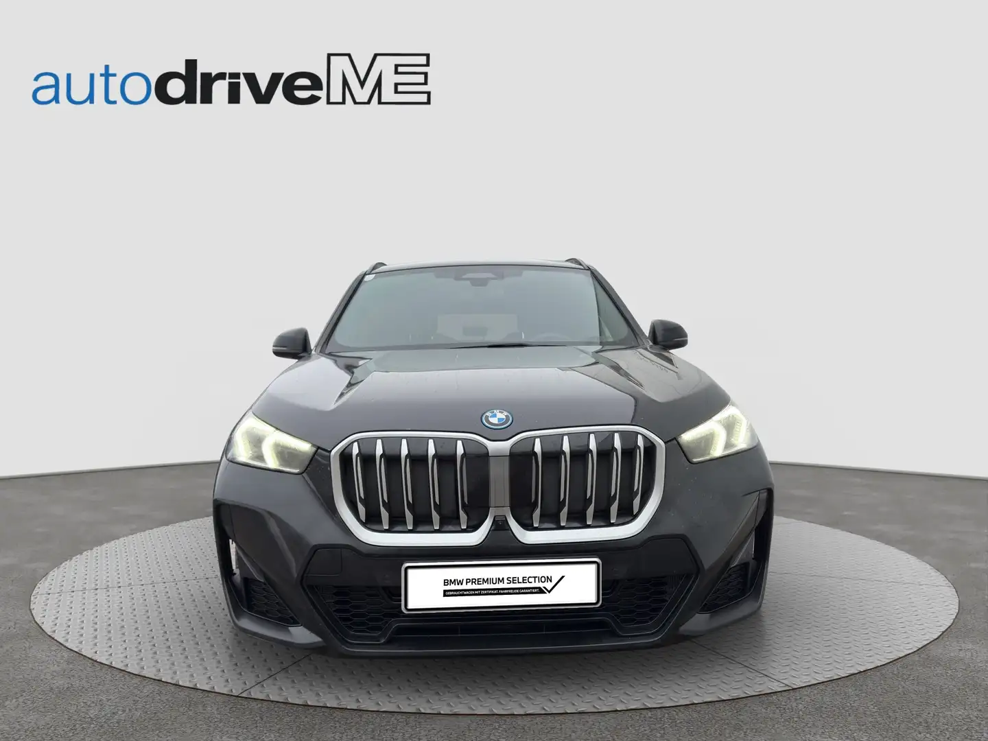 BMW X1 30e xDrive M-Sport Schwarz - 2