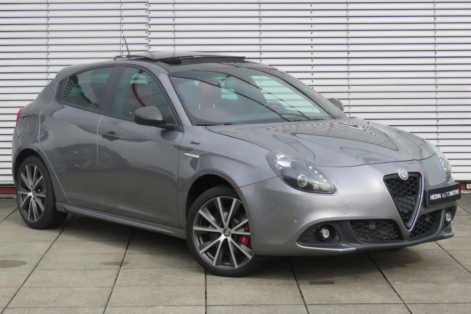 Alfa Romeo Giulietta 1.4T Sport | Schuif/kanteldak | Apple Carplay | Tr Grijs - 2