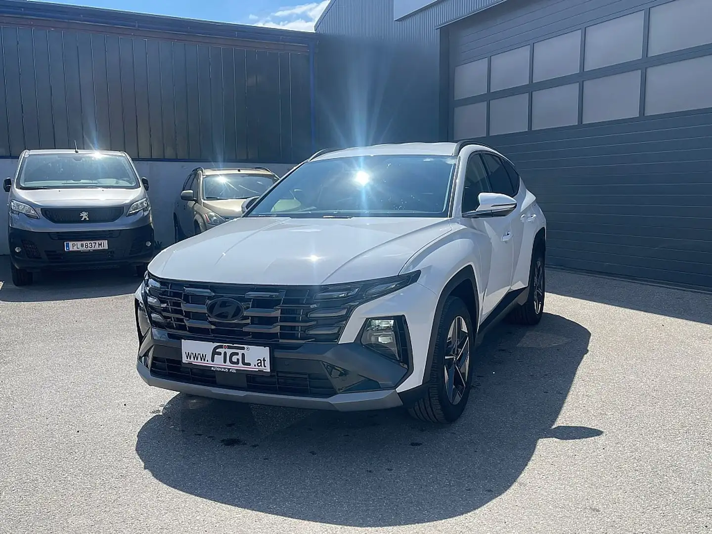 Hyundai TUCSON Tucson 1,6 T-GDI HEV 4WD Go! Plus Aut. Weiß - 2