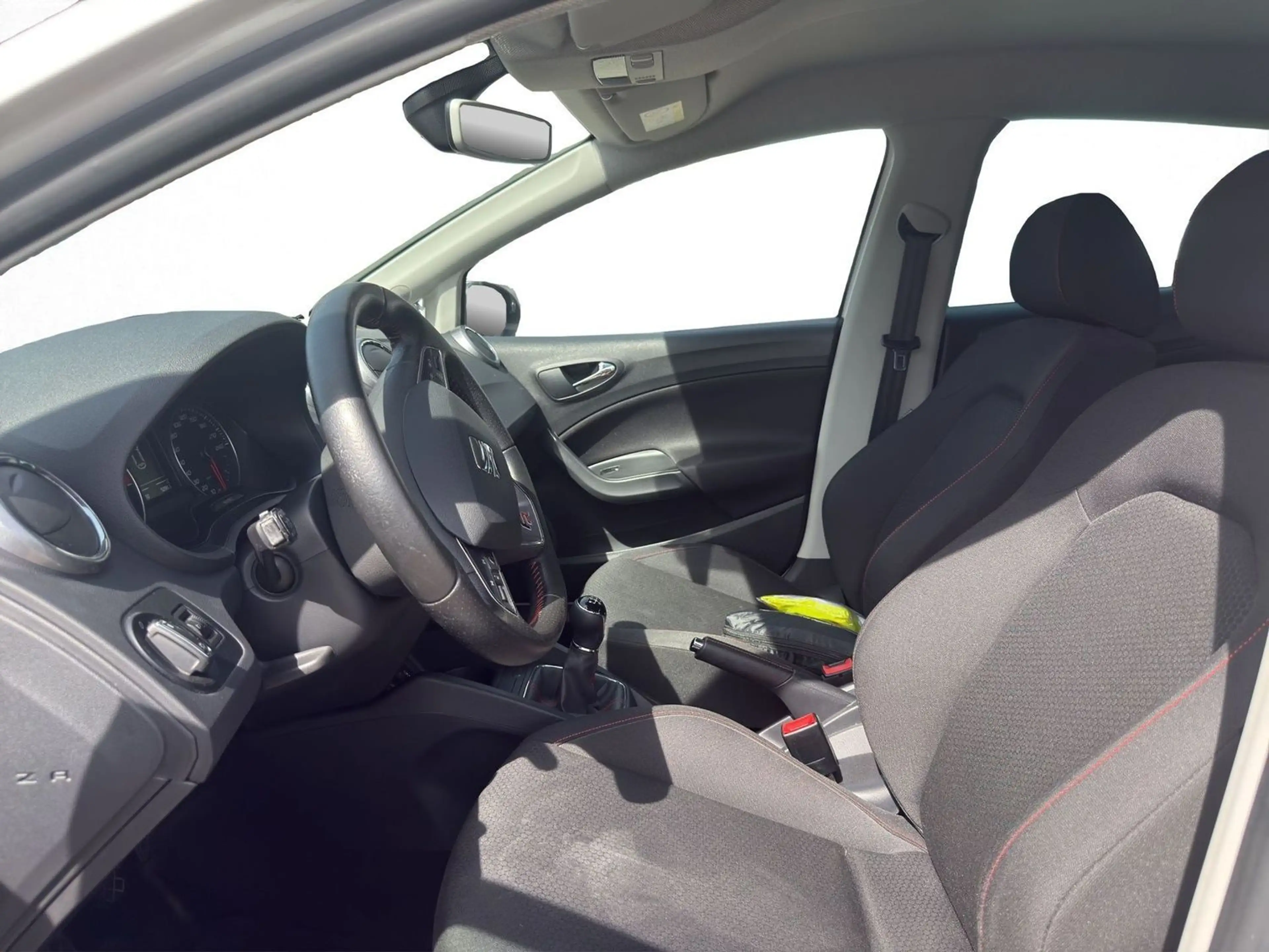 SEAT Ibiza FR — photo 9