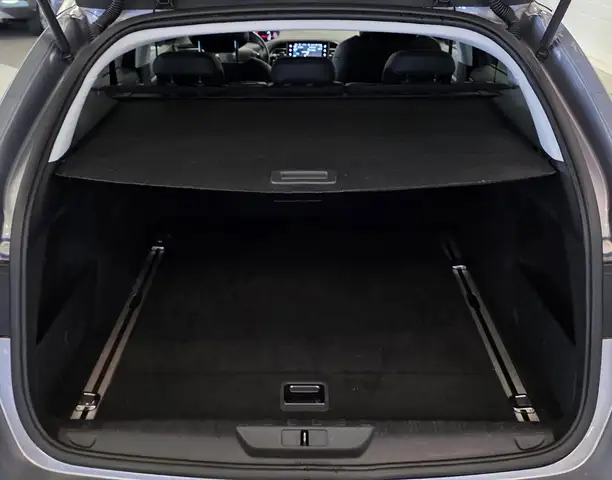 Peugeot 308 view 13