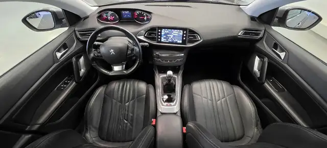 Peugeot 308 view 8