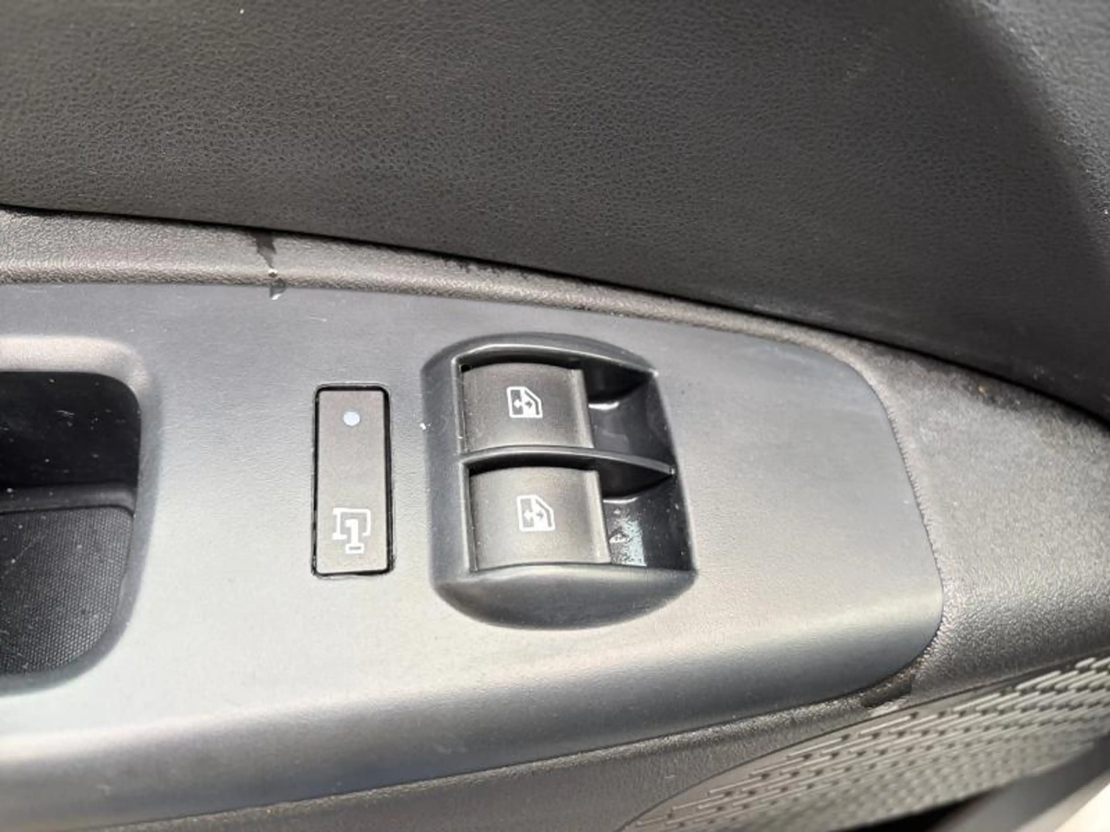 Fiat Doblo 1.3 JTD 2 places blanc L2 06/17 Capteurs Radio — photo 11