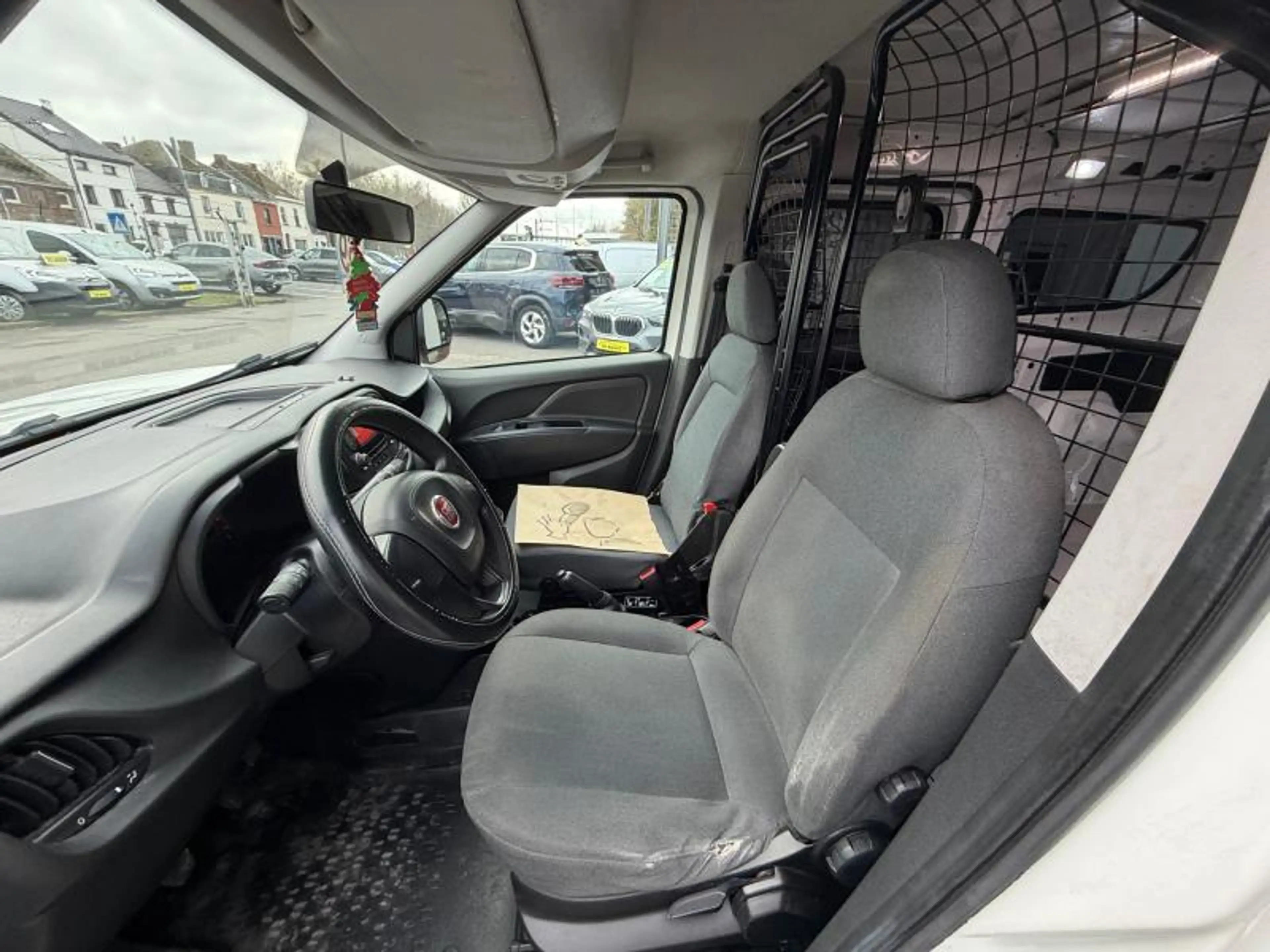 Fiat Doblo 1.3 JTD 2 places blanc L2 06/17 Capteurs Radio — photo 8