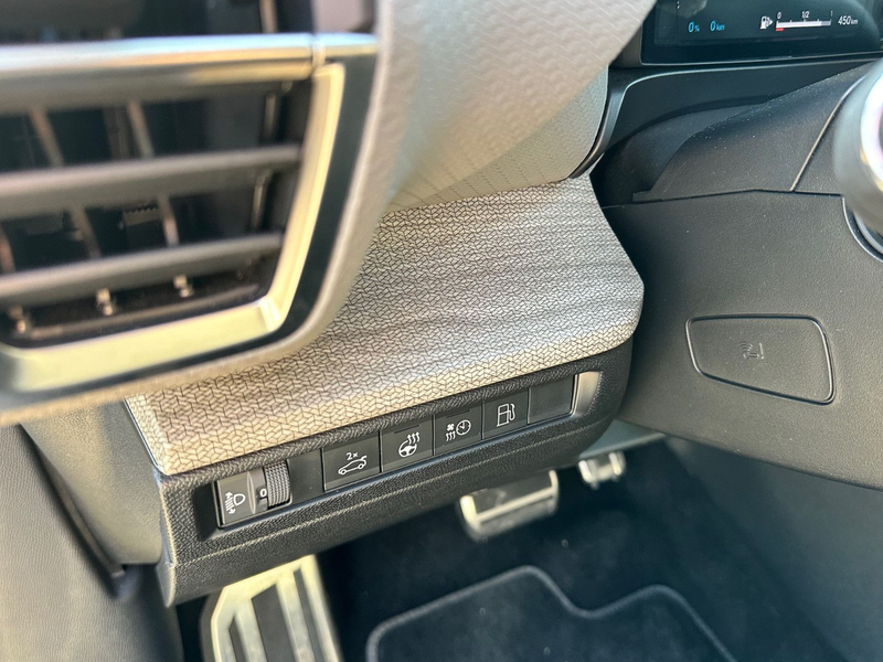 Citroen C5 X C5X Hybrid 225 Shine Pack EAT8 Pano Head UP 360° — photo 14