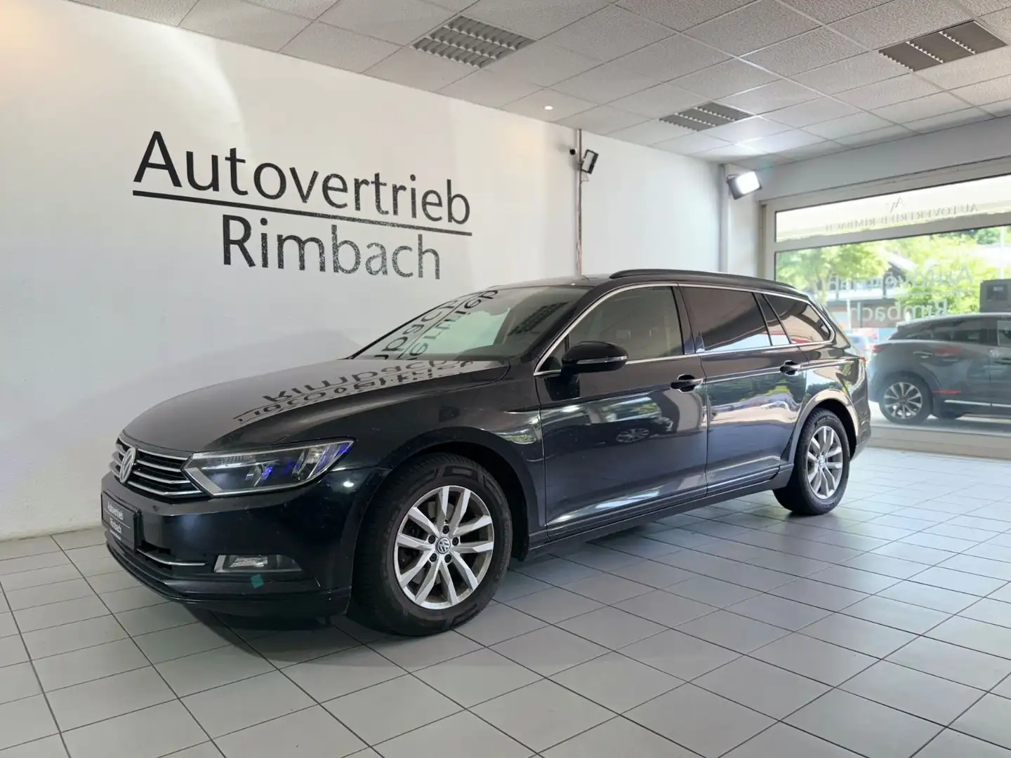 Volkswagen Passat Variant 2.0 TDI SCR DSG Trendline Variant Noir - 1