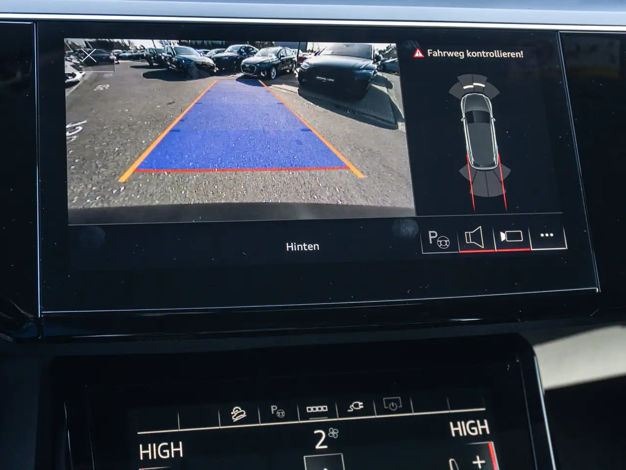 Audi e-tron advanced 55 quattro 2xKLIMA AHK AUT KAM 14