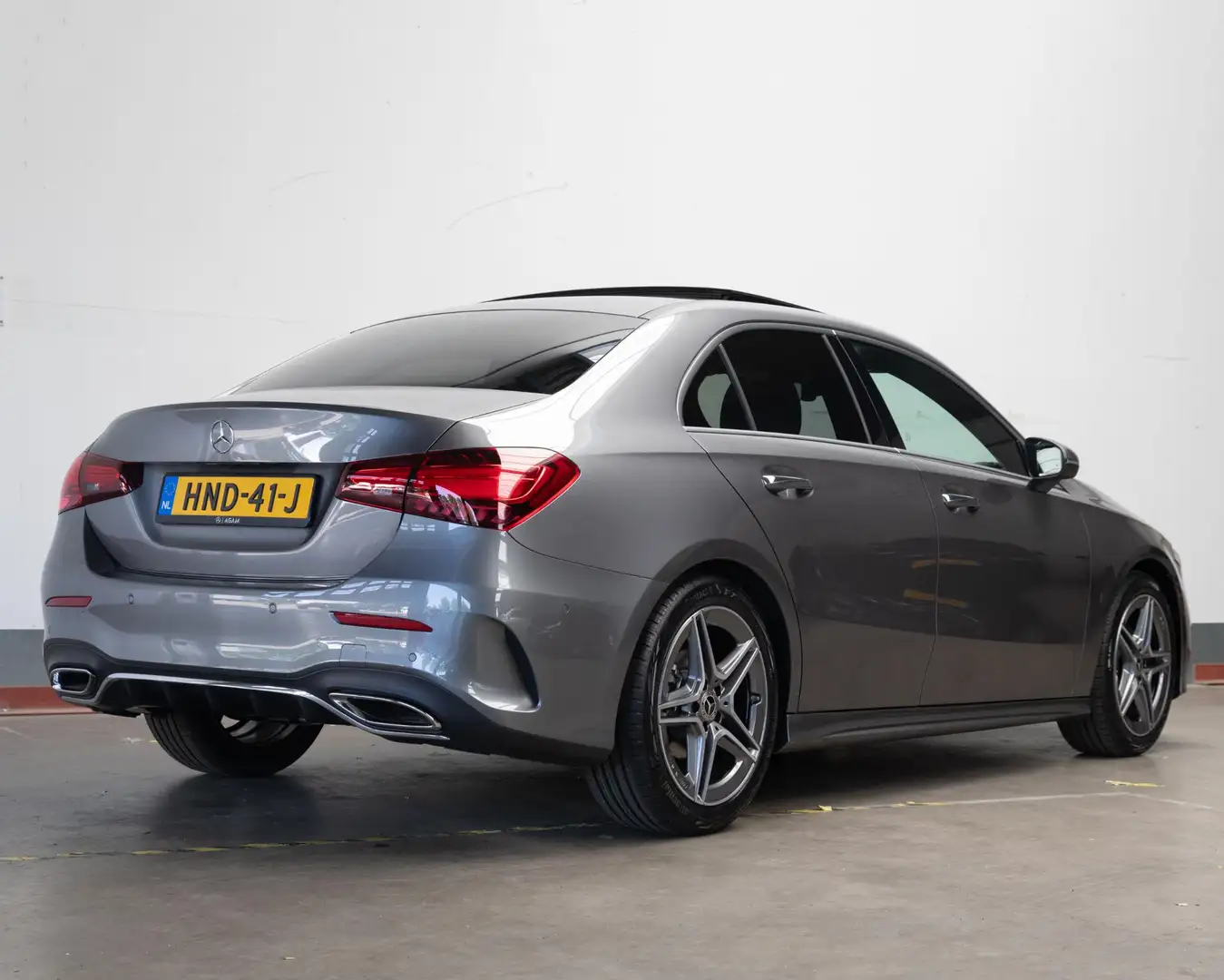 Mercedes-Benz A 180 Limousine Business Solution AMG Grijs - 2
