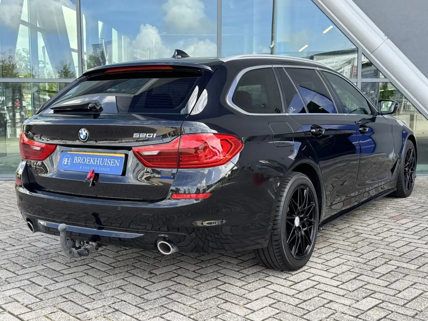 BMW 520 5-serie Touring 520i High Executive 184pk Automaat Negro - 2