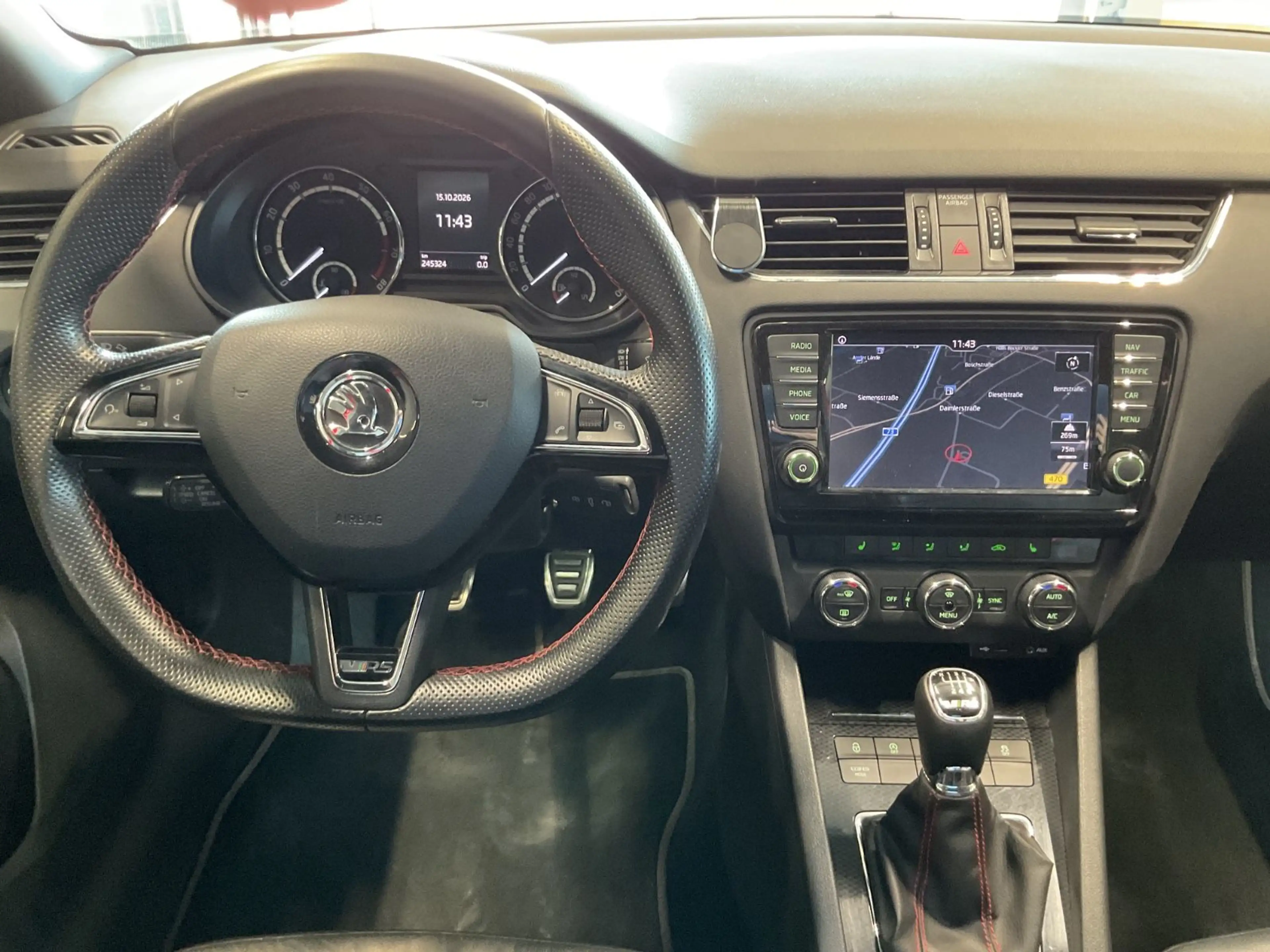 Skoda Octavia Combi RS Challenge XL ACC Leder Navi+ — photo 10