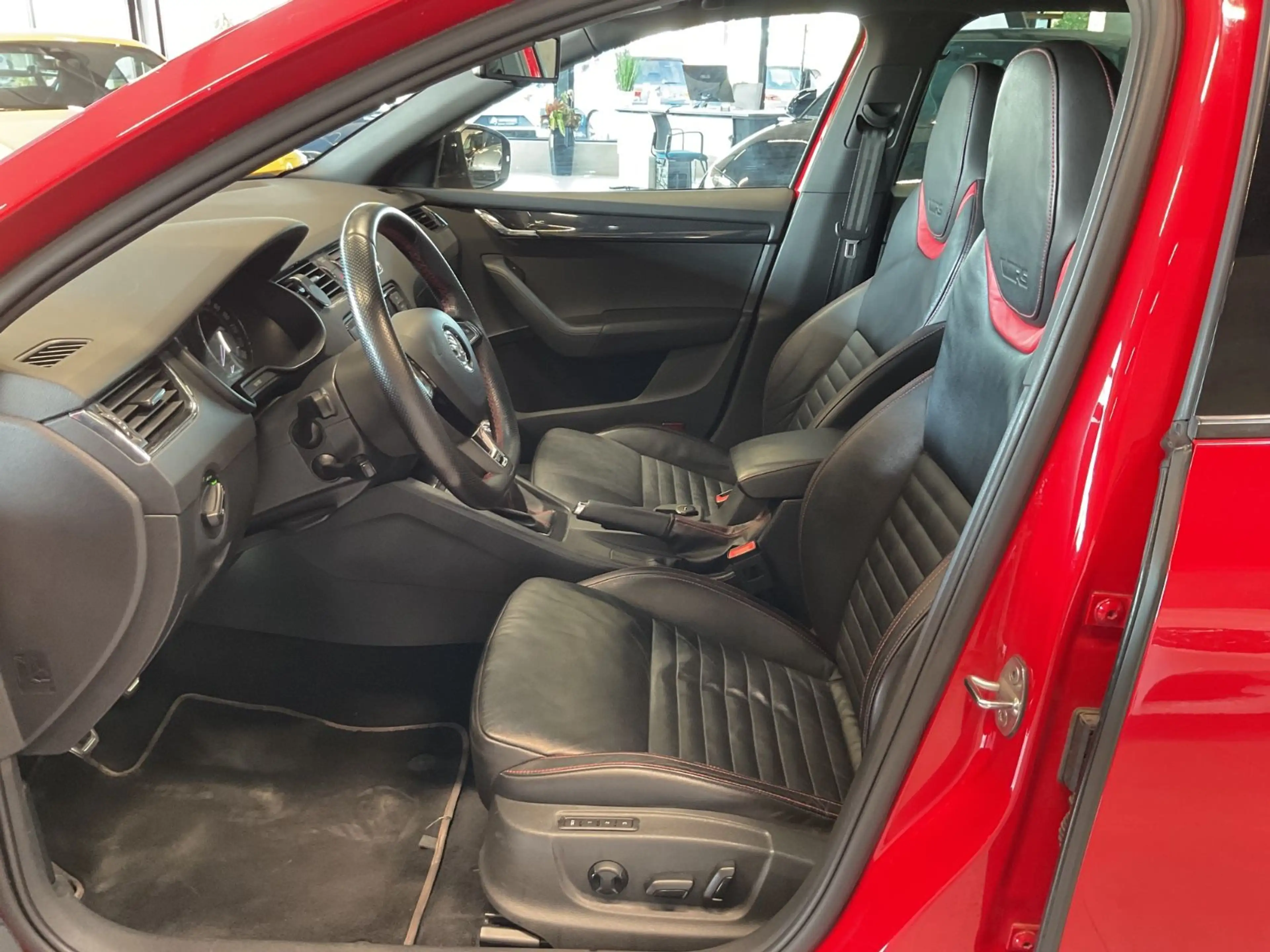 Skoda Octavia Combi RS Challenge XL ACC Leder Navi+ — photo 7