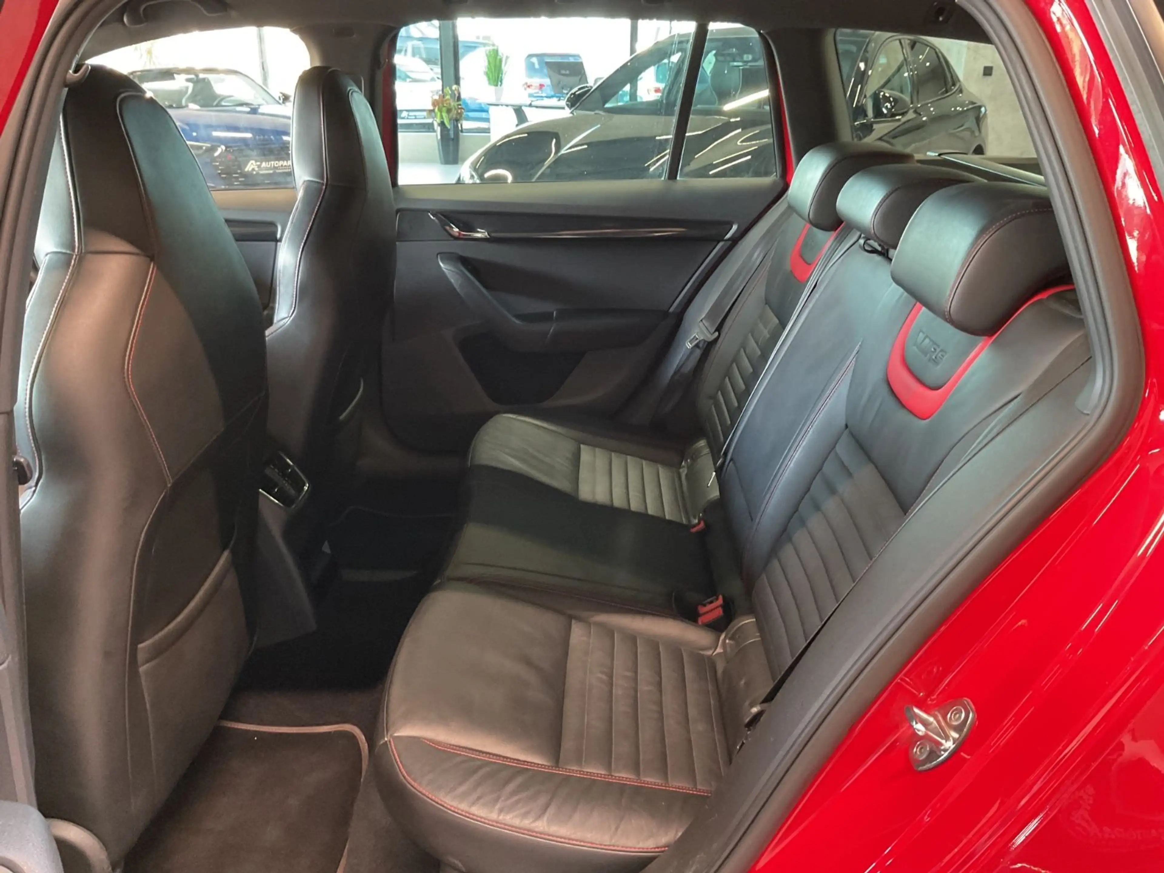 Skoda Octavia Combi RS Challenge XL ACC Leder Navi+ — photo 15