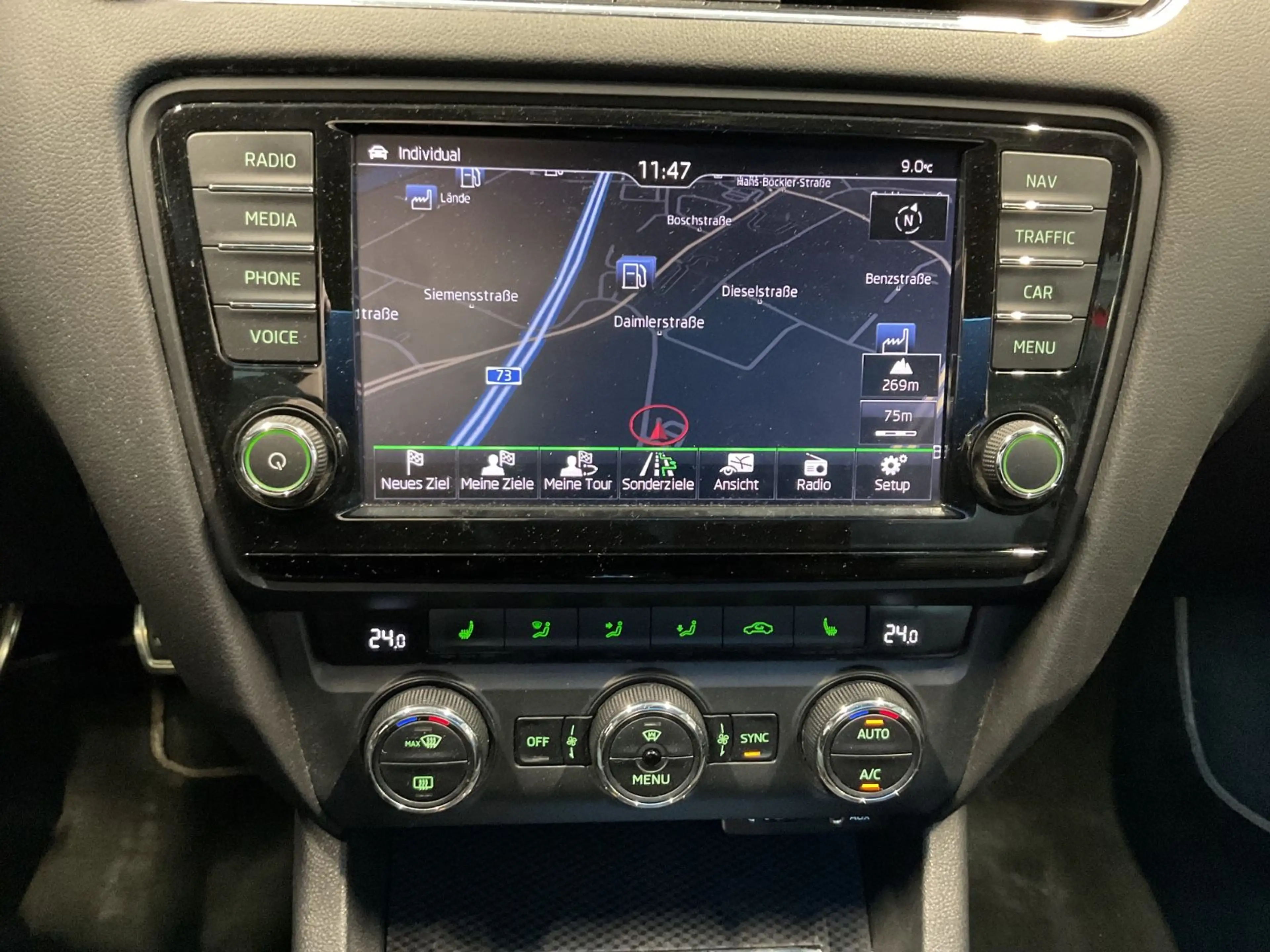 Skoda Octavia Combi RS Challenge XL ACC Leder Navi+ — photo 12