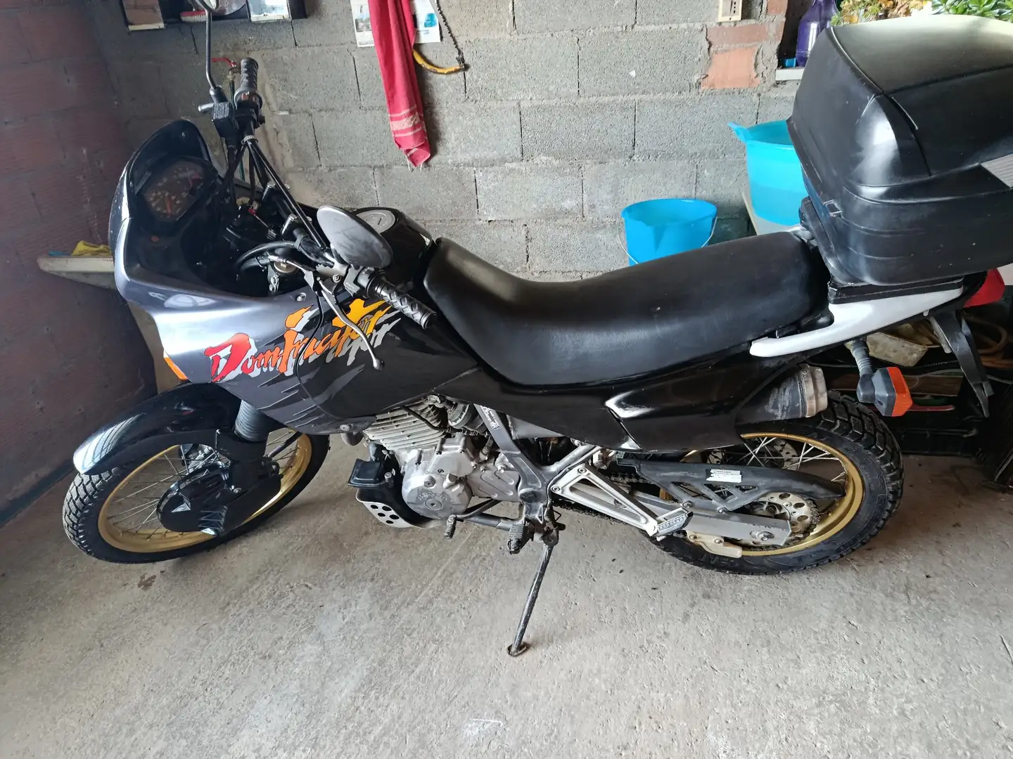 Honda NX 650 DOMINATOR - 2