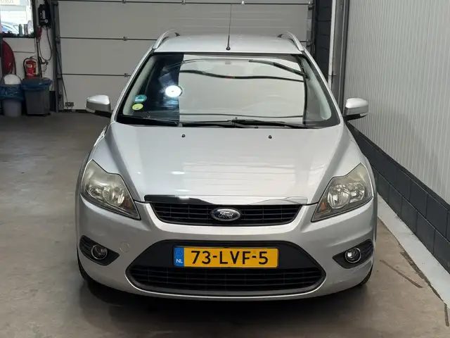 Ford Focus view 2