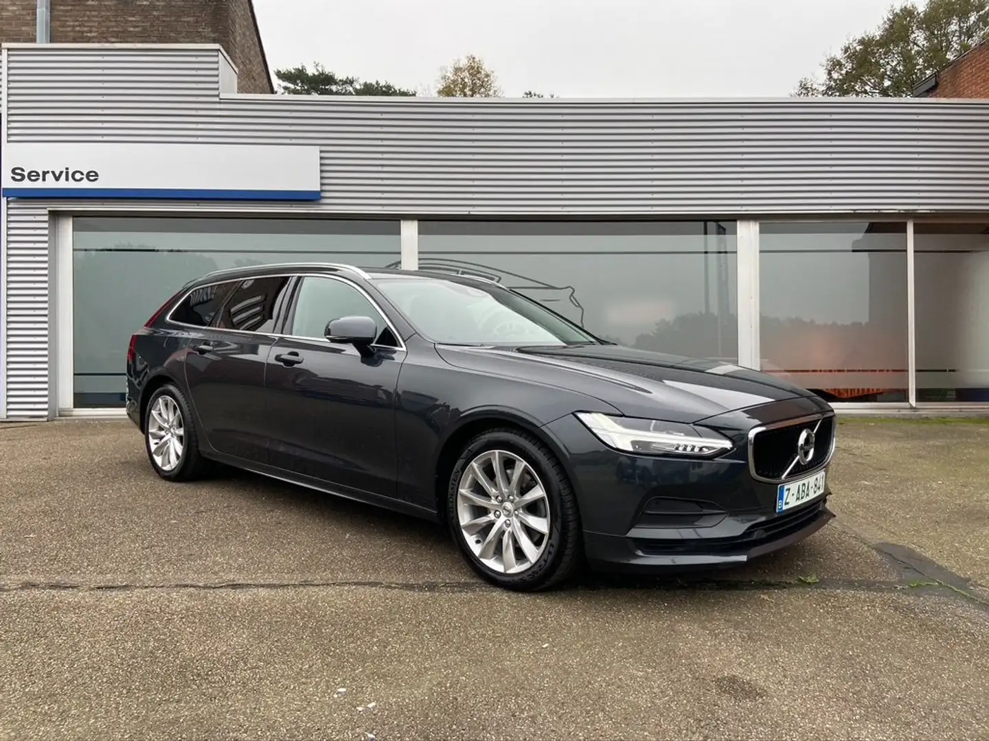 Volvo V90 2.0 D4 Momentum Pro AdBlue Geartronic Grey - 1