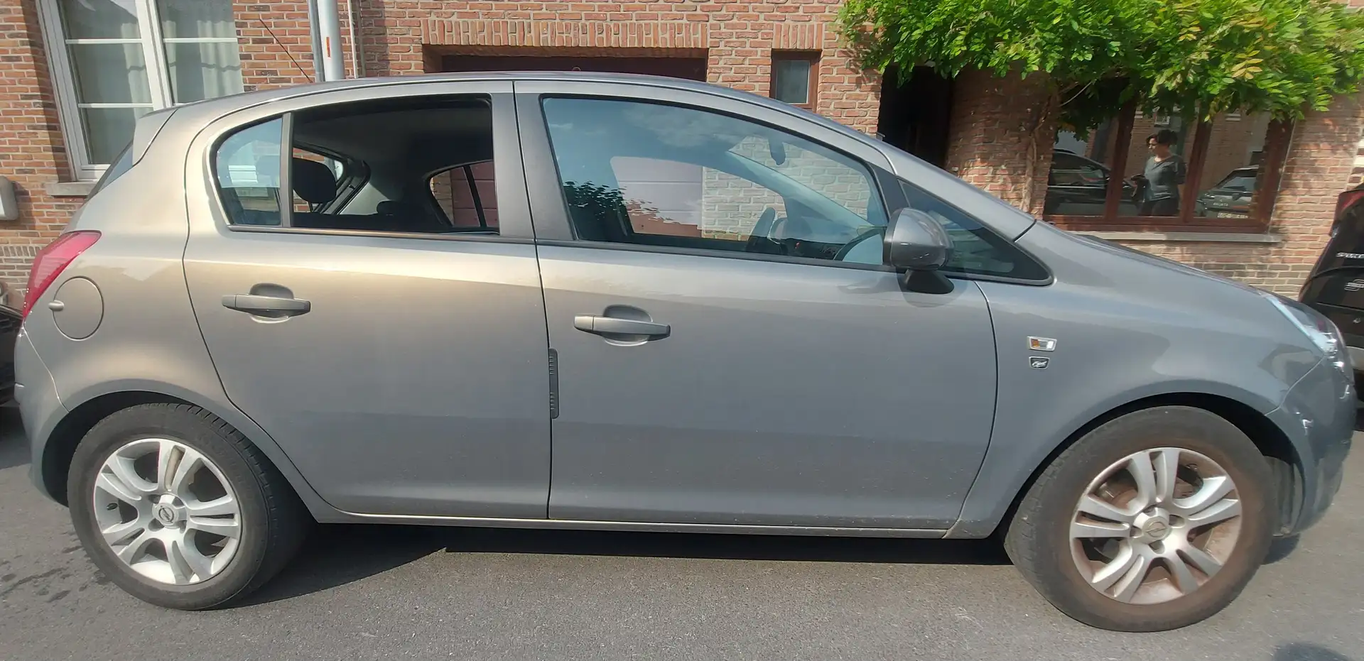 Opel Corsa D 1.2i / Android auto Gris - 1