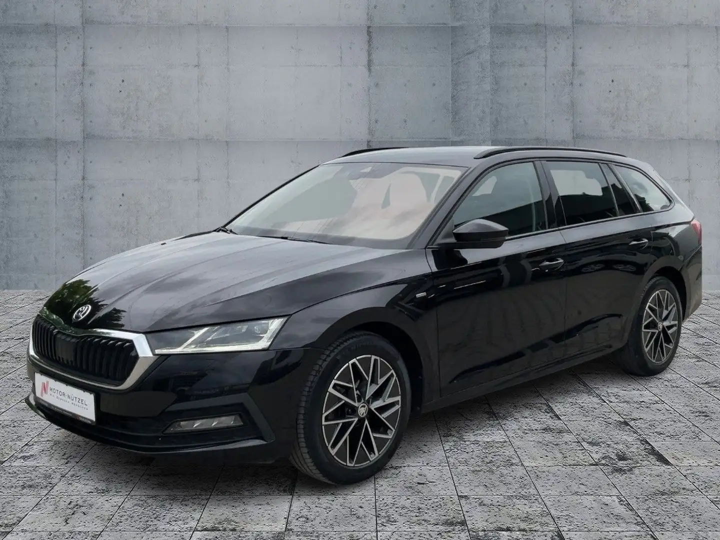 Skoda Octavia Combi 1.5 TSI CLEVER MATRIX+NAV+SHZ+PDC Schwarz - 2