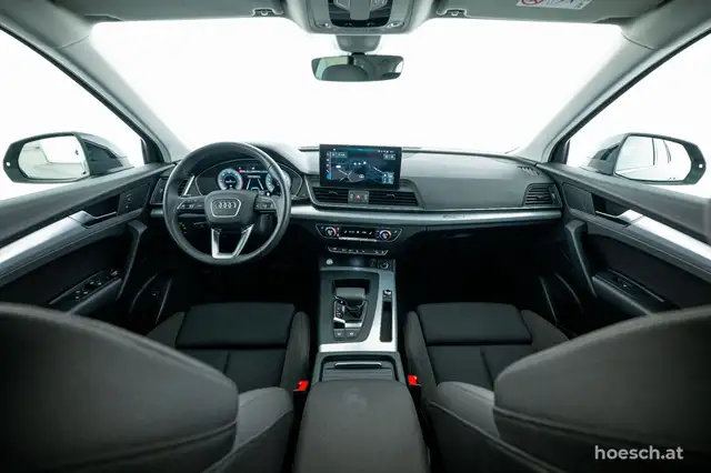 Audi Q5 view 5