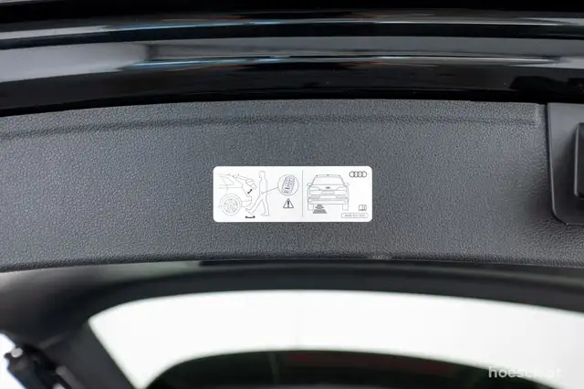 Audi Q5 view 10