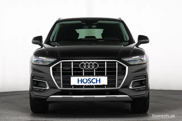 Audi Q5 view 2