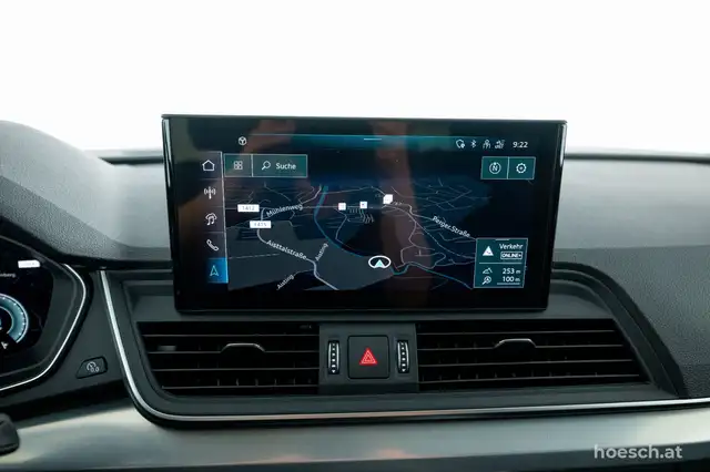 Audi Q5 view 14
