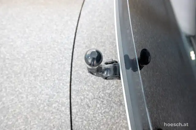 Audi Q5 view 11