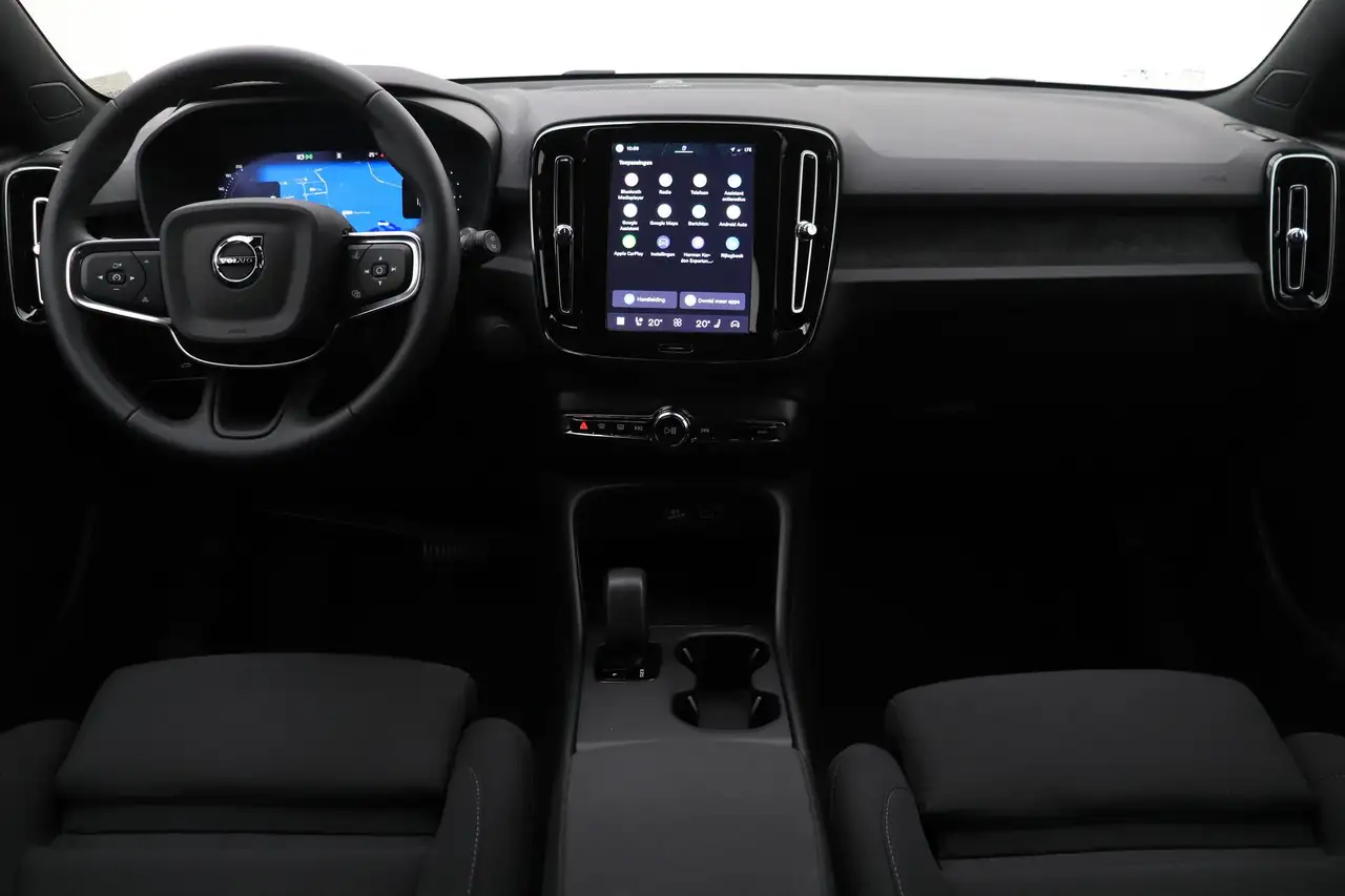 Volvo EX40 2026