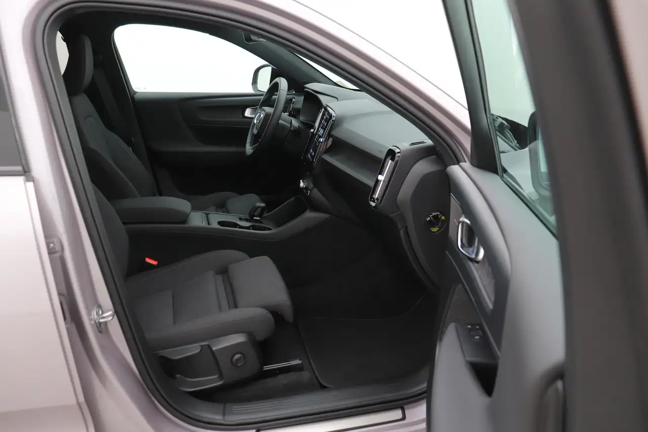 Volvo EX40 2026