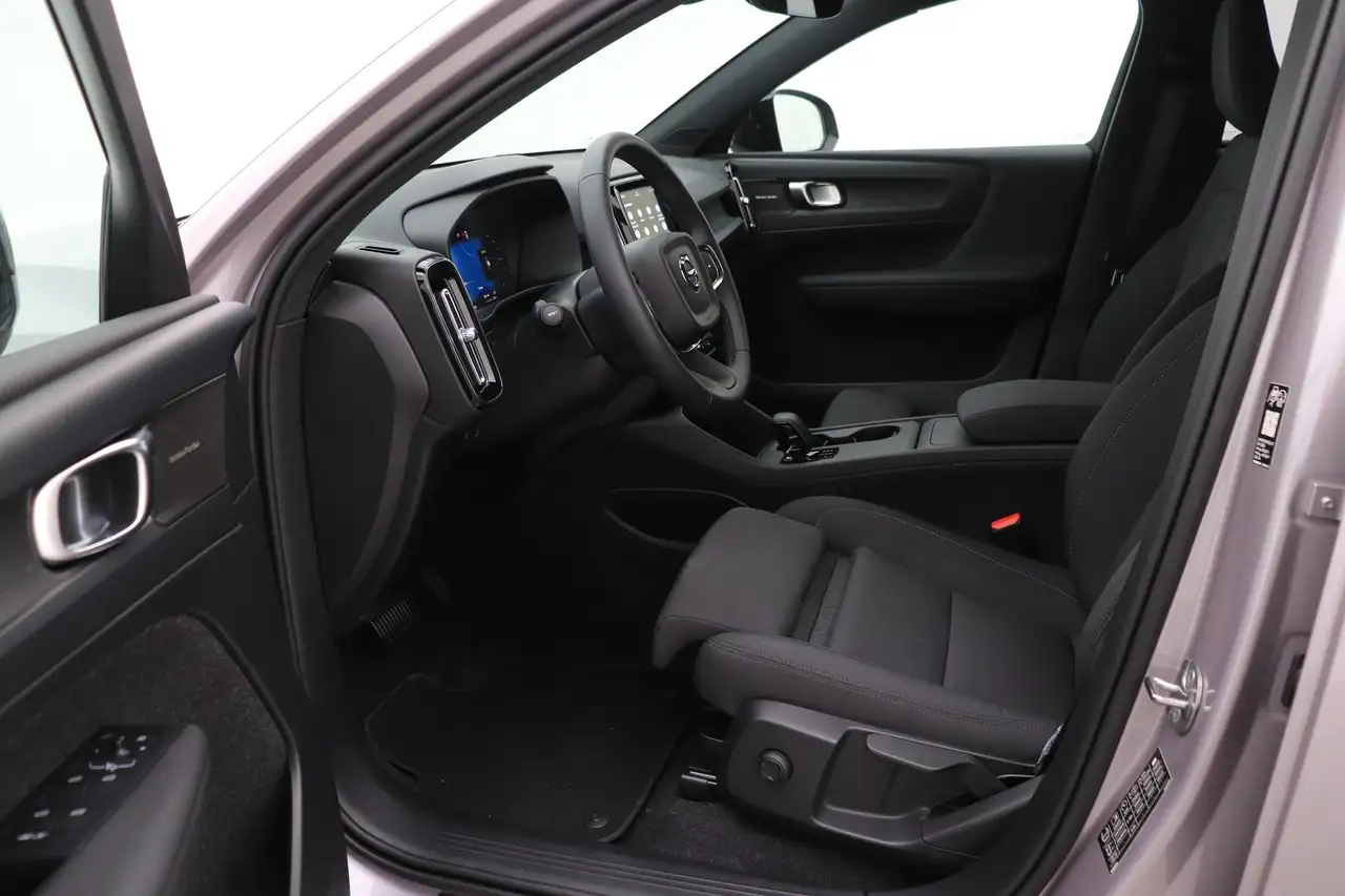 Volvo EX40 2026
