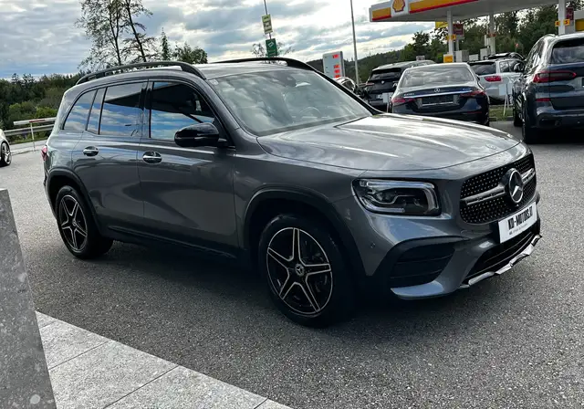 Mercedes-Benz GLB Class view 4