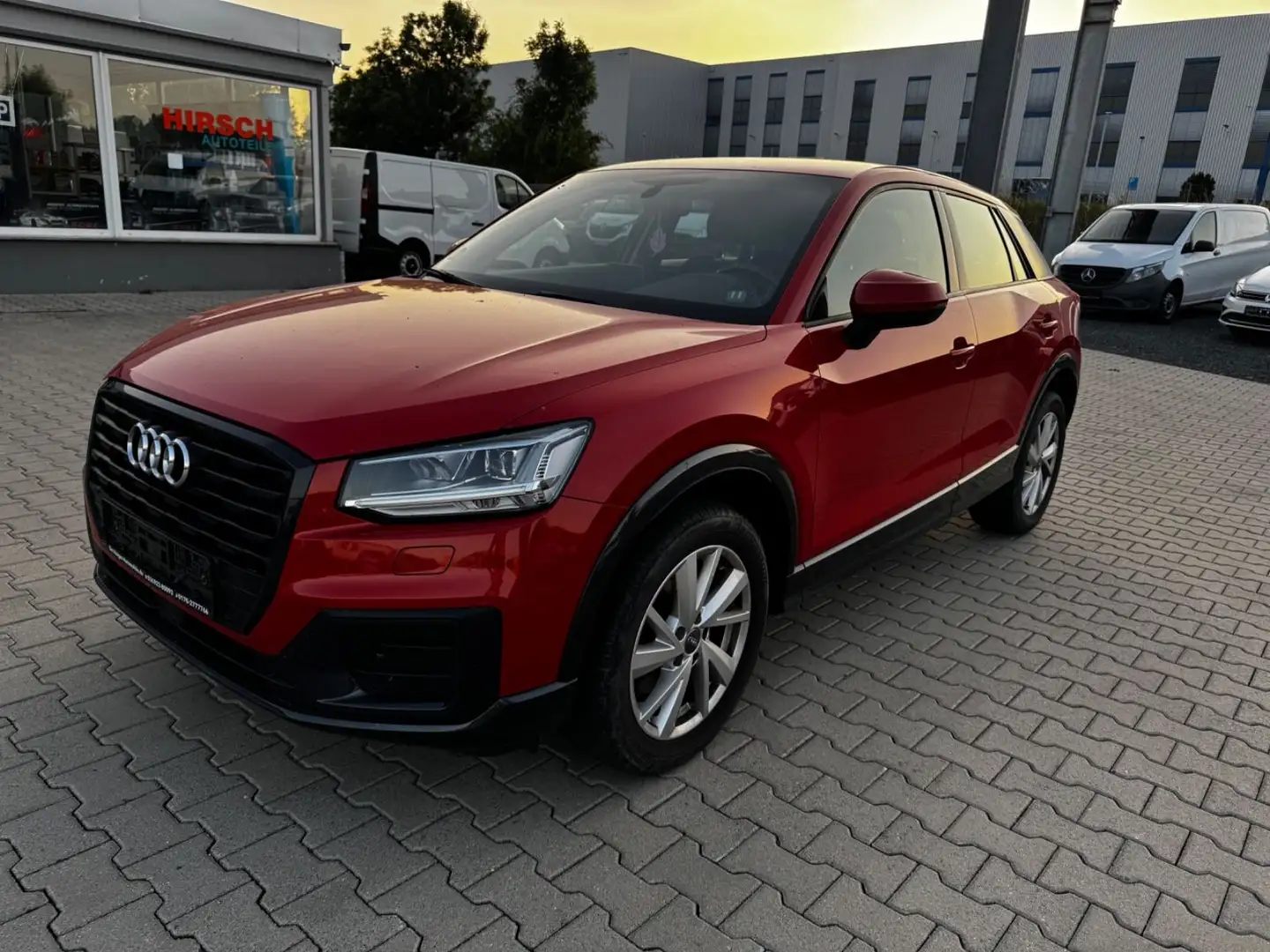 Audi Q2 SPORT DSG LED NAVI SHZ PDC TEMPOMAT Orange - 1