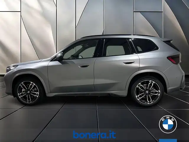 BMW X1 view 8