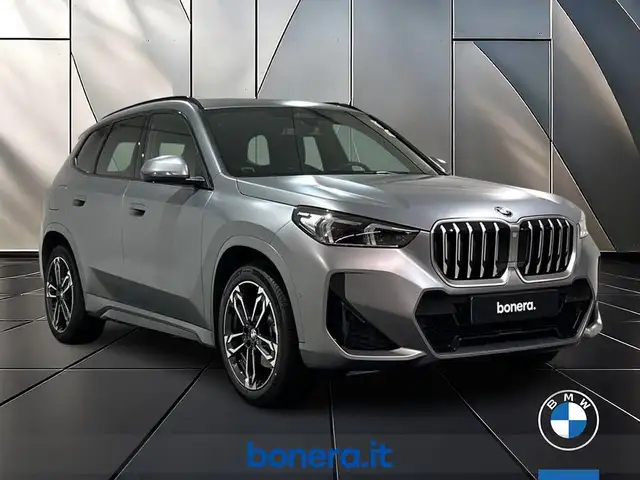 BMW X1 view 3