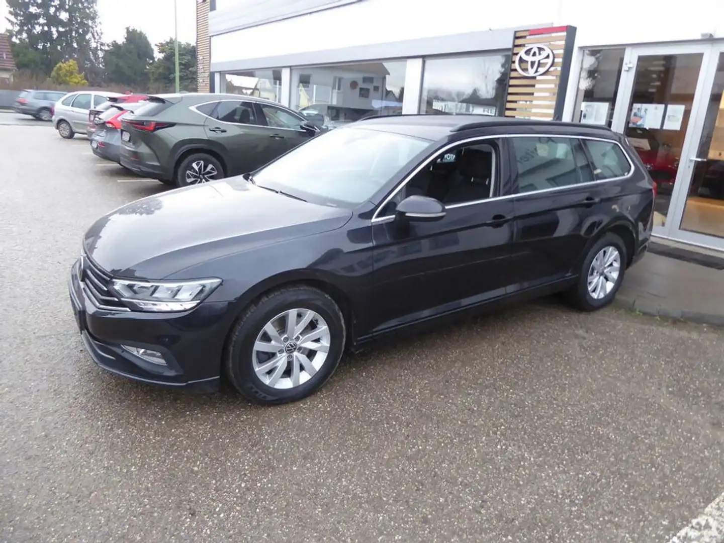 Volkswagen Passat Variant 2,0 TDI DSG *LED*KAMERA*SHZ* Schwarz - 2