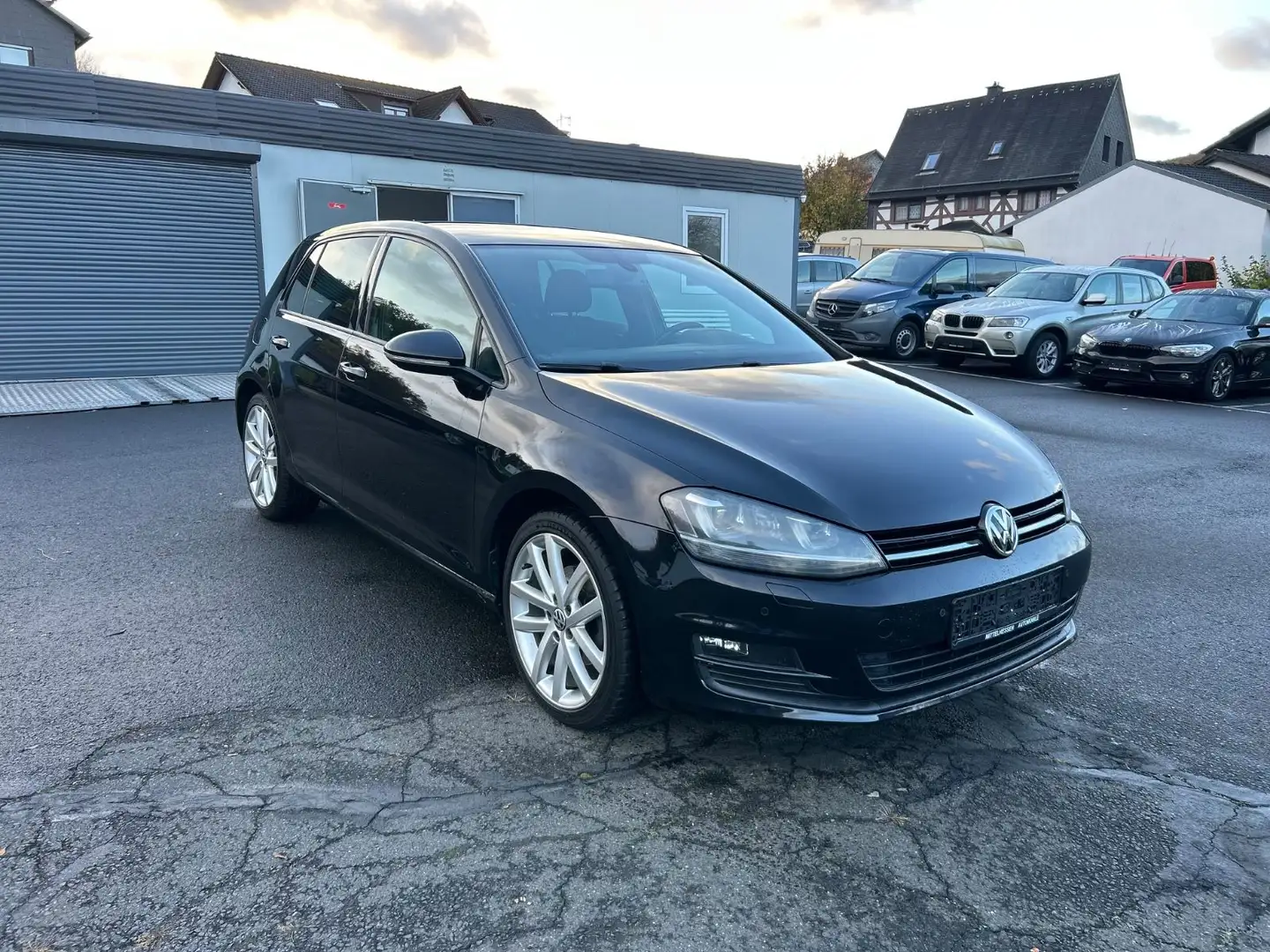 Volkswagen Golf VII 2.HAND/DSG/R-Line/STHZG/SHZG/NAVI/8FACH Schwarz - 2