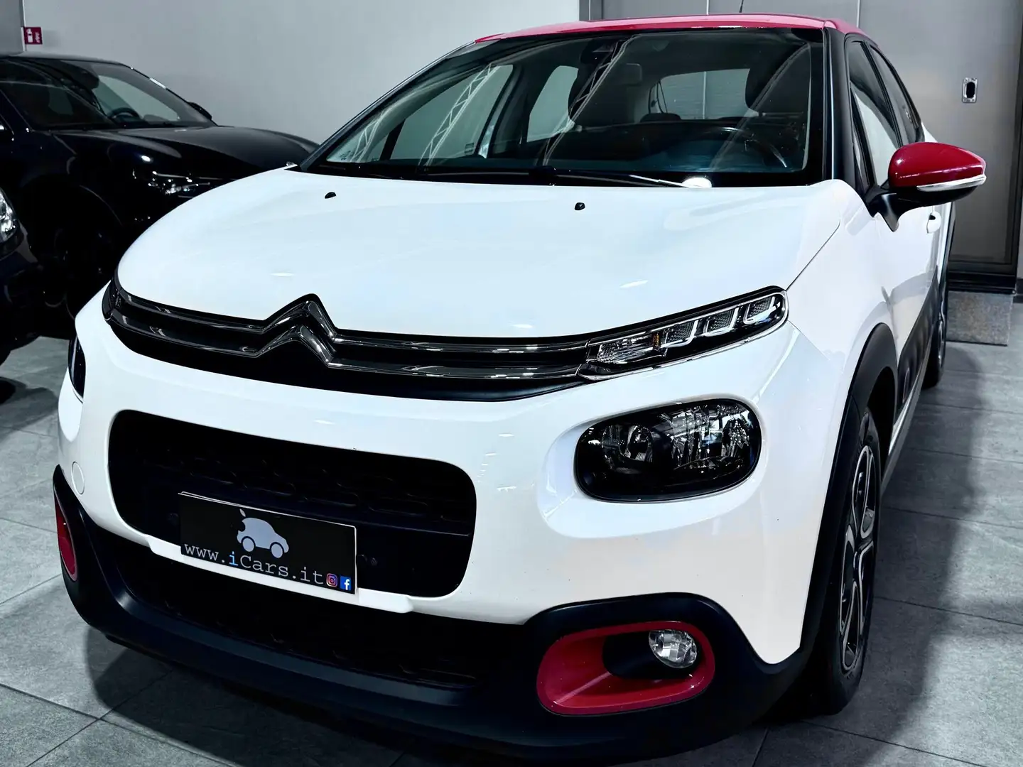 Citroen C3 1.2 83CV PureTech Shine Wit - 1
