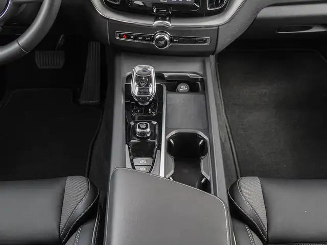Volvo XC60 view 15