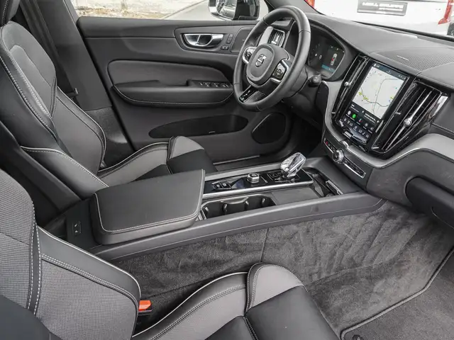 Volvo XC60 view 9