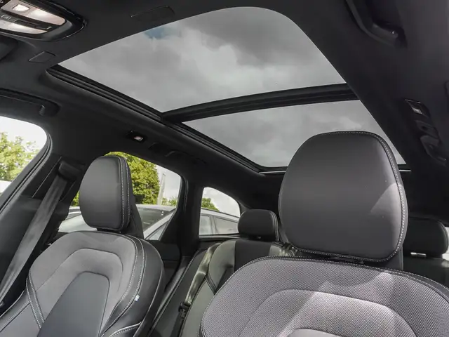 Volvo XC60 view 8