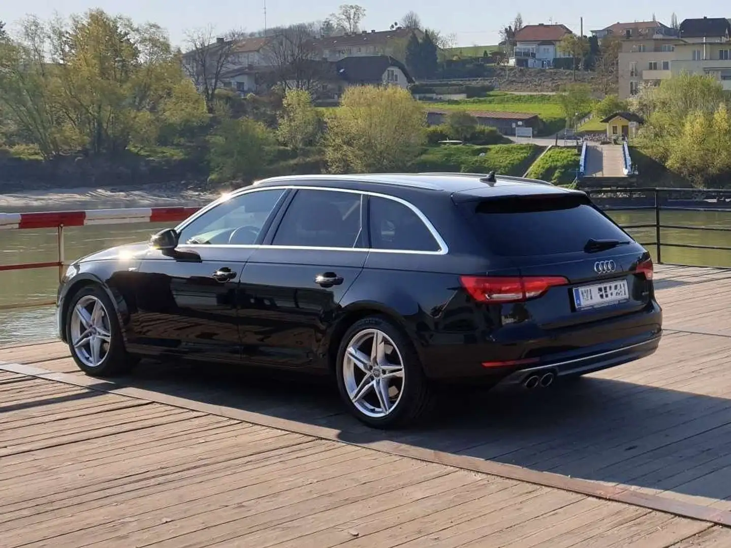 Audi A4 A4 Avant 2,0 TFSI ultra Sport S-tronic ultra Sport Schwarz - 2