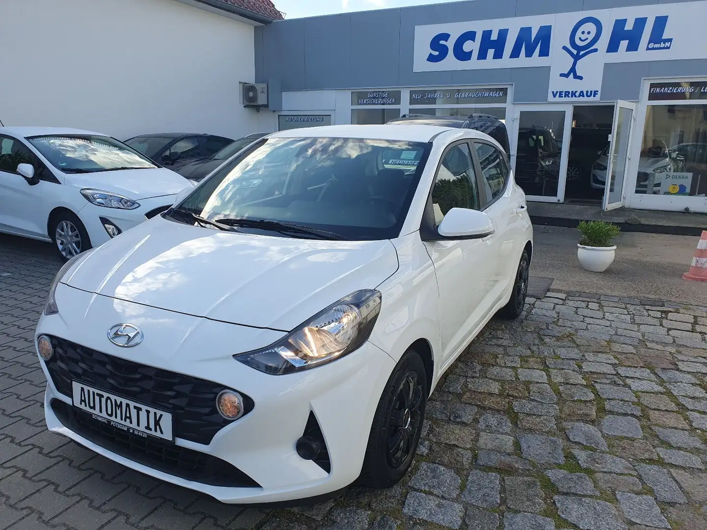 Hyundai i10 Trend Automatik NAVI Blanc - 1
