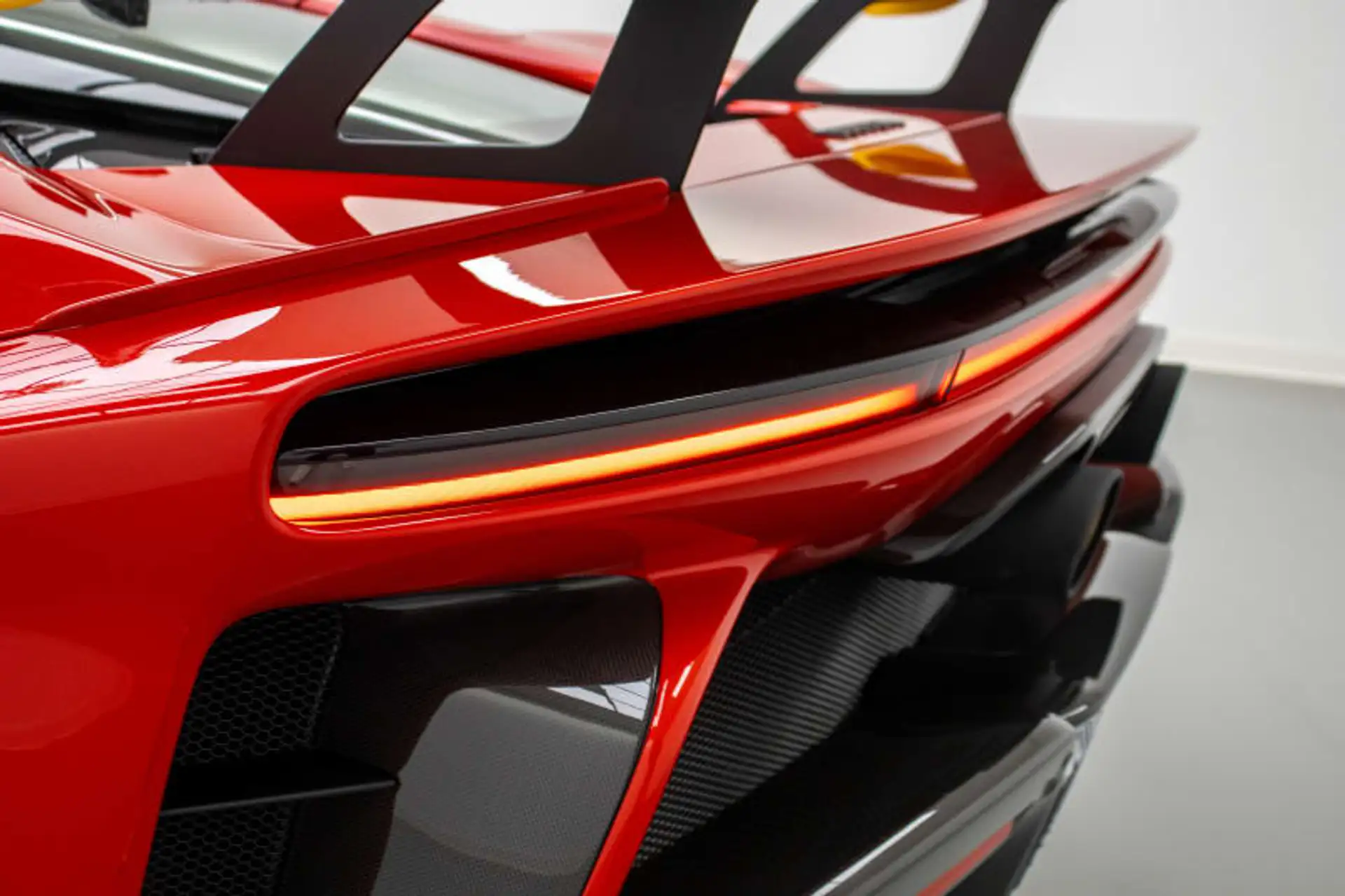 페라리 SF90 2025 빨강 사진 7