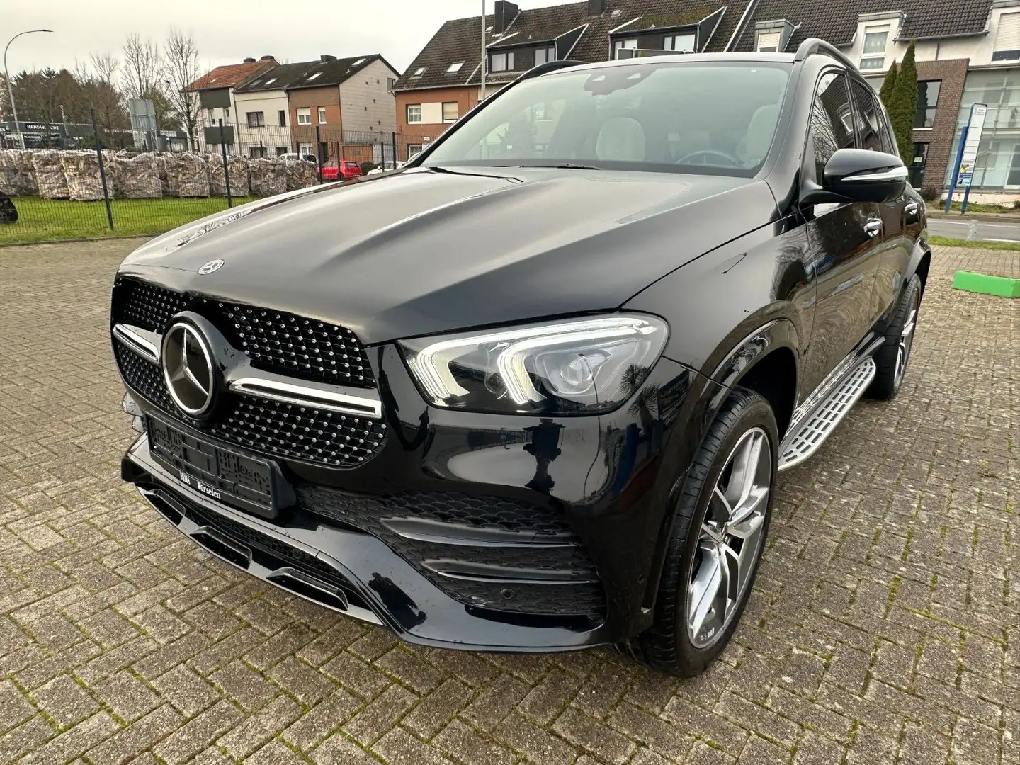 Mercedes-Benz GLE 400 d 4Matic *AMG*Panorma*Sitzklimat*Head-Up Noir - 1