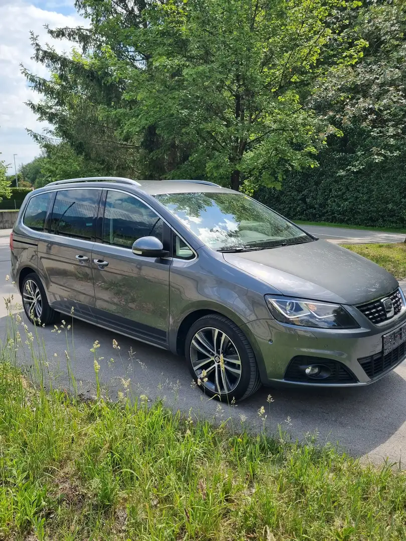 SEAT Alhambra FR 2,0 TDI DSG 4WD Grau - 2