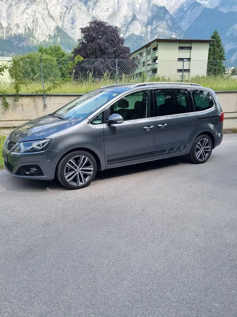 SEAT Alhambra FR 2,0 TDI DSG 4WD Grau - 1