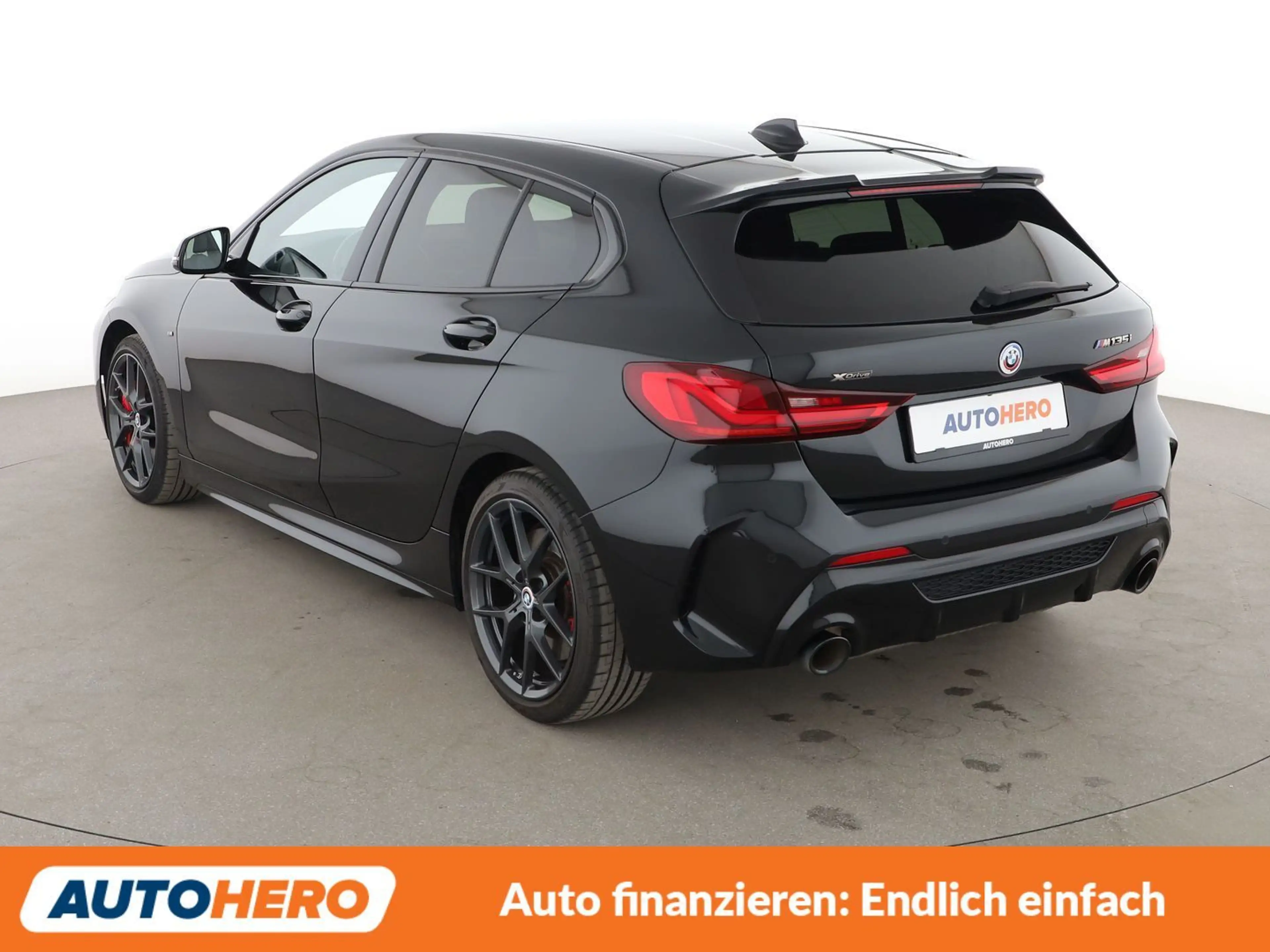 BMW 135 M135i xDrive Color Vision Aut.*NAVI*LED* — photo 4
